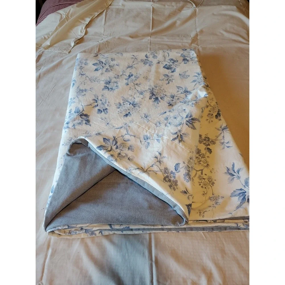 Twin XL Bed spread 100% Thick Cotton‎ Reversible Blue White Floral Toile 67x96